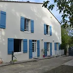 Et Les Deux Chenes Pres De Bergerac Le Fleix