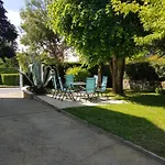 Nocleg ze śniadaniem Et Les Deux Chenes Pres De Bergerac 4*