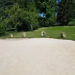 Et Les Deux Chenes Pres De Bergerac