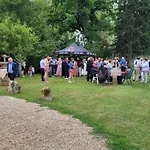Et Les Deux Chenes Pres De Bergerac