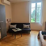 Et Les Deux Chenes Pres De Bergerac Le Fleix