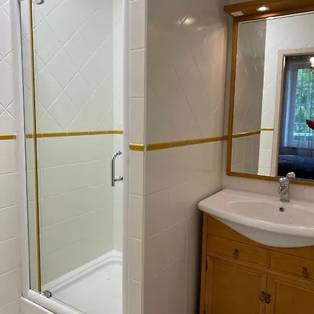 Et Les Deux Chenes Pres De Bergerac