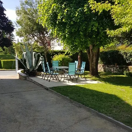 ベッド・アンド・ブレックファスト Et Les Deux Chenes Pres De Bergerac 4*