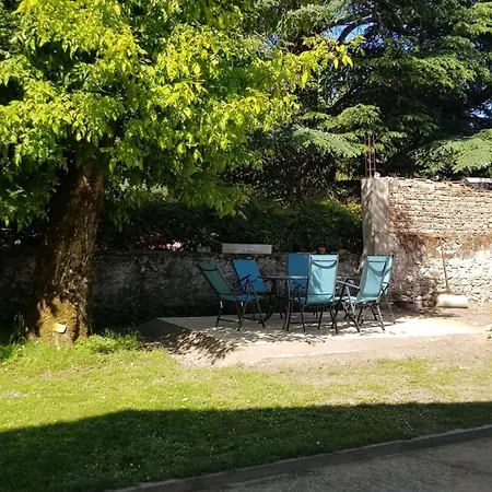 Et Les Deux Chenes Pres De Bergerac ベッド・アンド・ブレックファスト Le Fleix