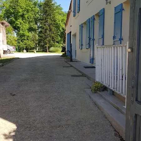 ベッド・アンド・ブレックファスト Et Les Deux Chenes Pres De Bergerac Le Fleix