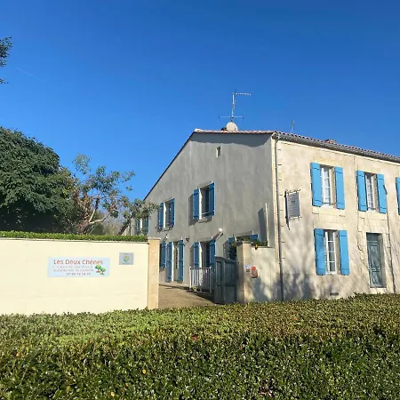 לינה וארוחת בוקר Et Les Deux Chenes Pres De Bergerac