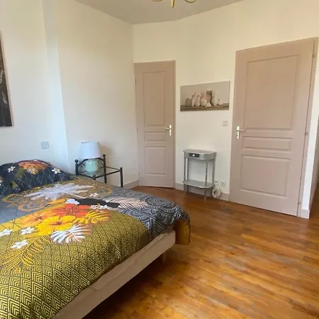 Et Les Deux Chênes Près De Bergerac 4* Le Fleix