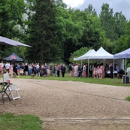 Et Les Deux Chenes Pres De Bergerac ベッド・アンド・ブレックファスト Le Fleix