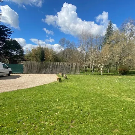 Et Les Deux Chenes Pres De Bergerac