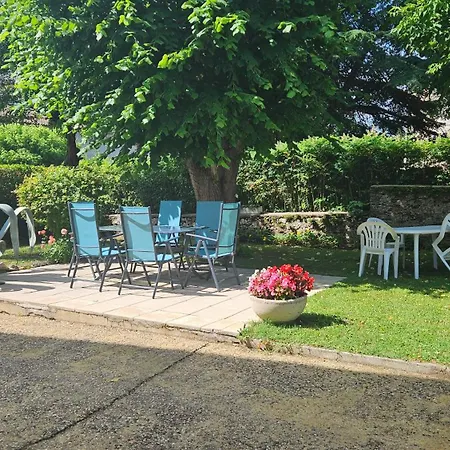 Et Les Deux Chenes Pres De Bergerac Le Fleix