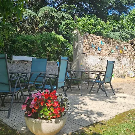 לינה וארוחת בוקר Et Les Deux Chenes Pres De Bergerac 4*