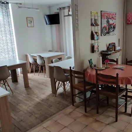 Et Les Deux Chenes Pres De Bergerac ベッド・アンド・ブレックファスト Le Fleix