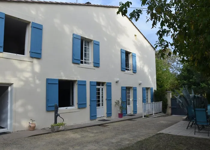 Et Les Deux Chenes Pres De Bergerac Le Fleix