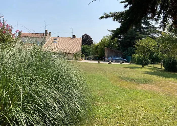 Et Les Deux Chenes Pres De Bergerac 4* Le Fleix