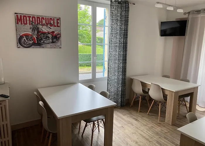 Et Les Deux Chenes Pres De Bergerac Le Fleix