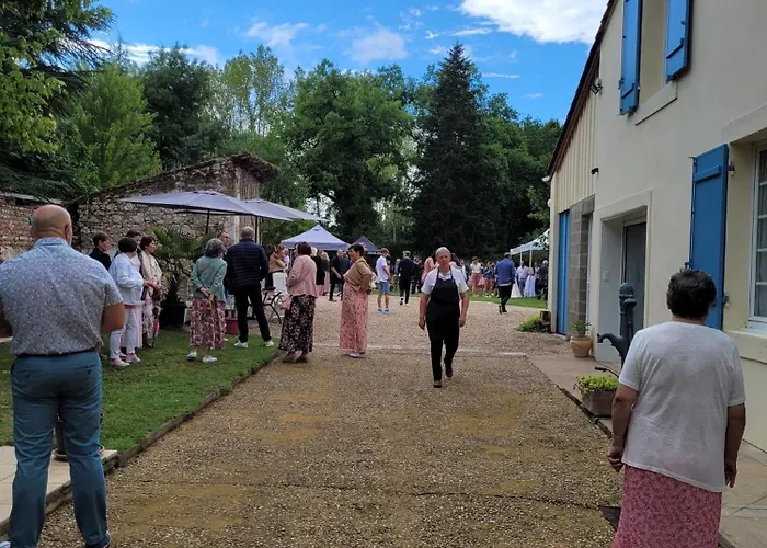 Et Les Deux Chenes Pres De Bergerac 4*